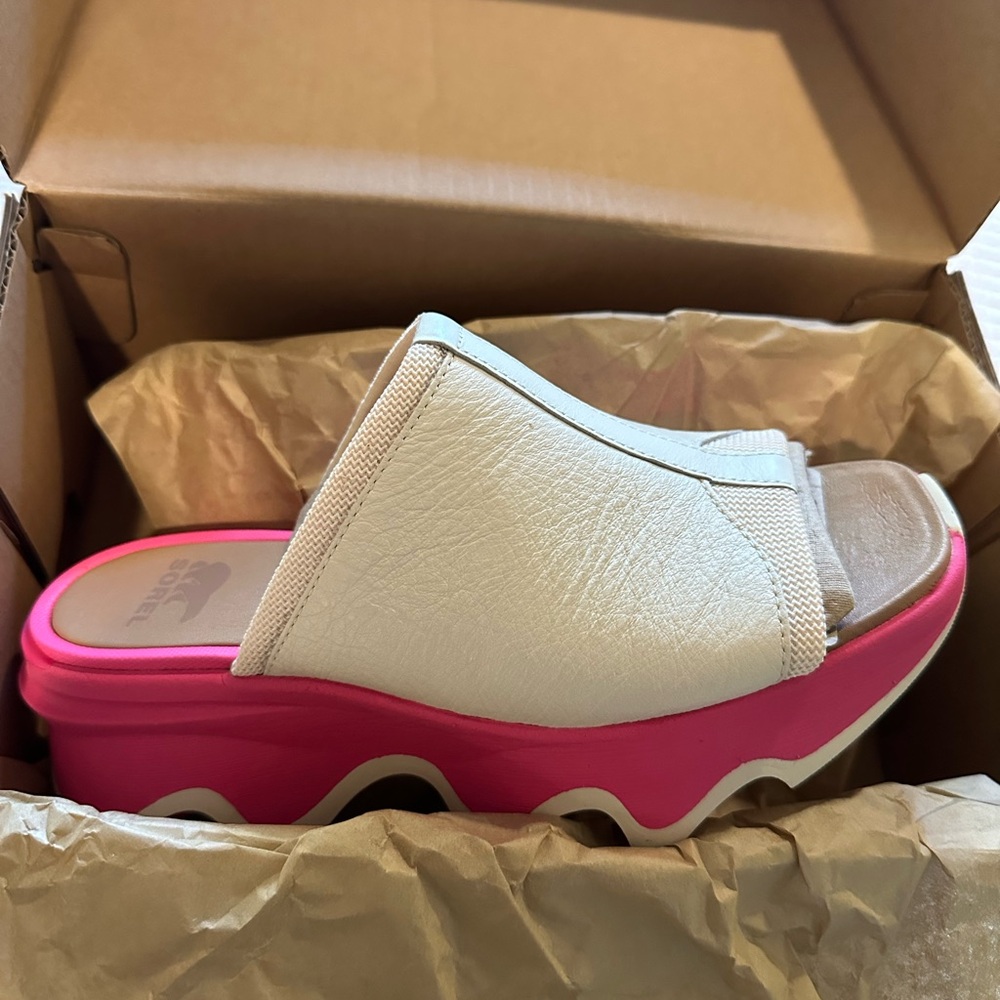Sorel Kinetic Impact slide high sandal white and pink - New!
